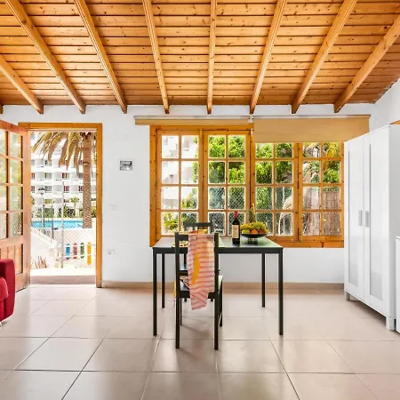 Appartement 101 Bright Accomodation With Pool View